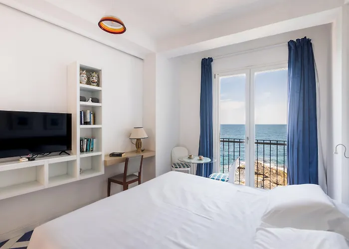 ジュジュレナ ベッド・アンド・ブレックファスト 4*