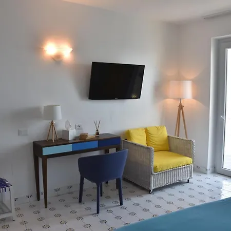 فندق مبيت وإفطار Giuggiulena 4*