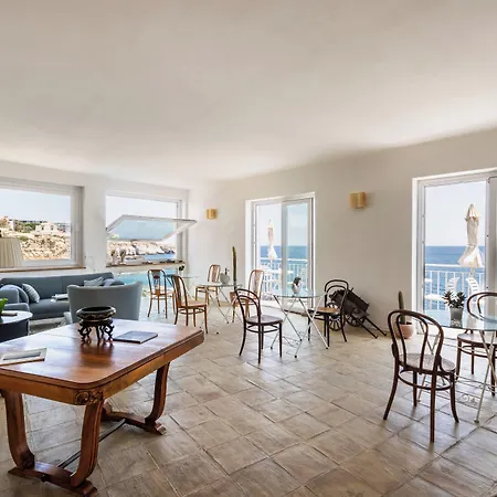 Oda ve Kahvaltı Giuggiulena 4*